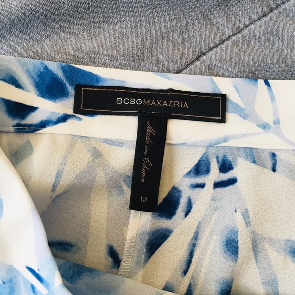 Like new BCBGMaxAzria wrap skirt size medium - Picture 2 of 3